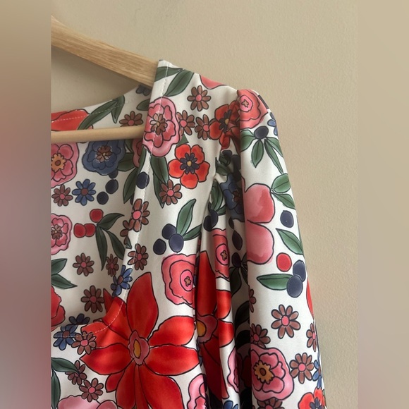 Smith & Quinn | Floral Women's Top, Size Medium - Picture 8 of 11
